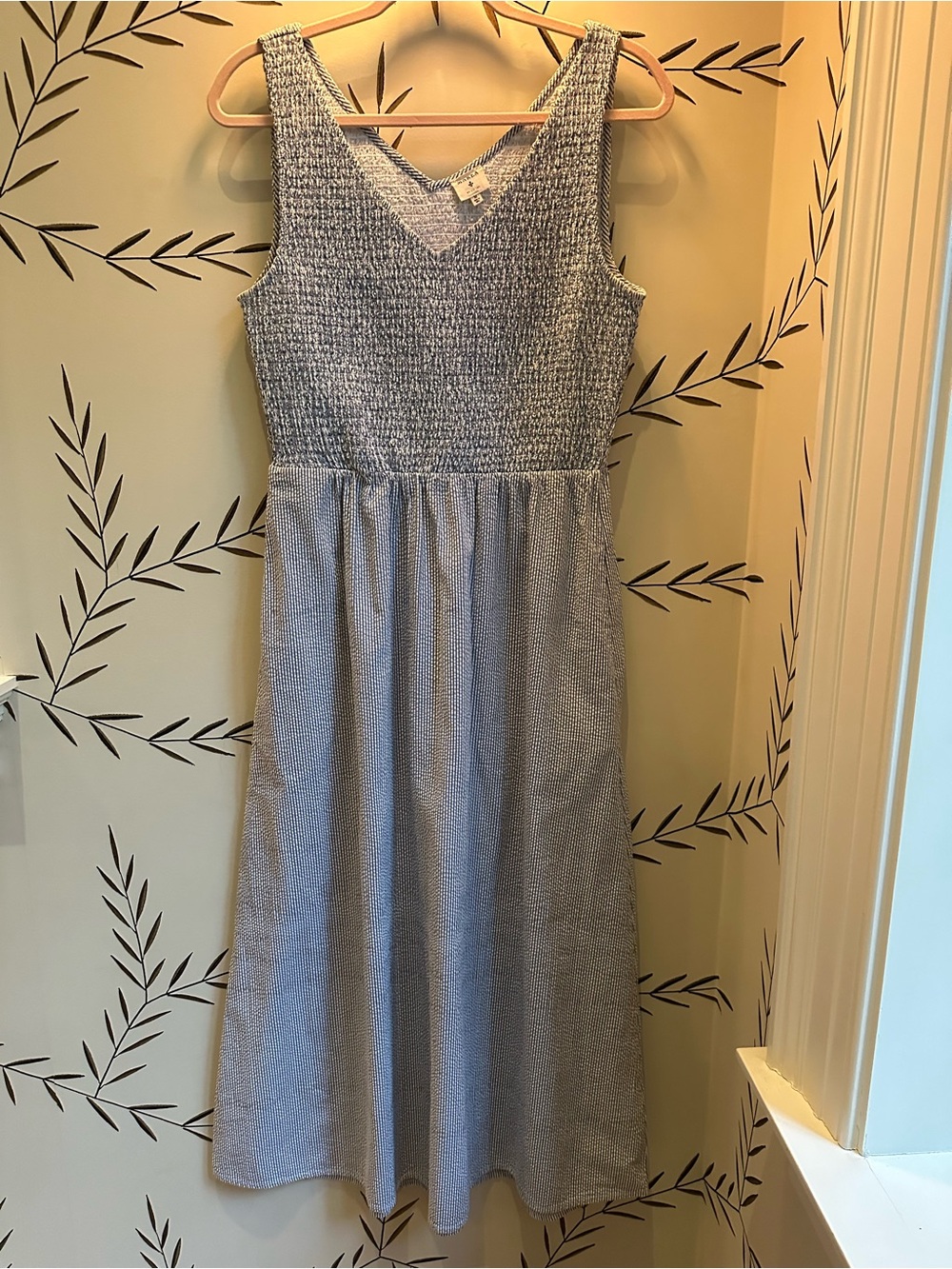 Marea by Liz Joy Cora dress. Blue seersucker. M. EUC - Picture 2 of 4